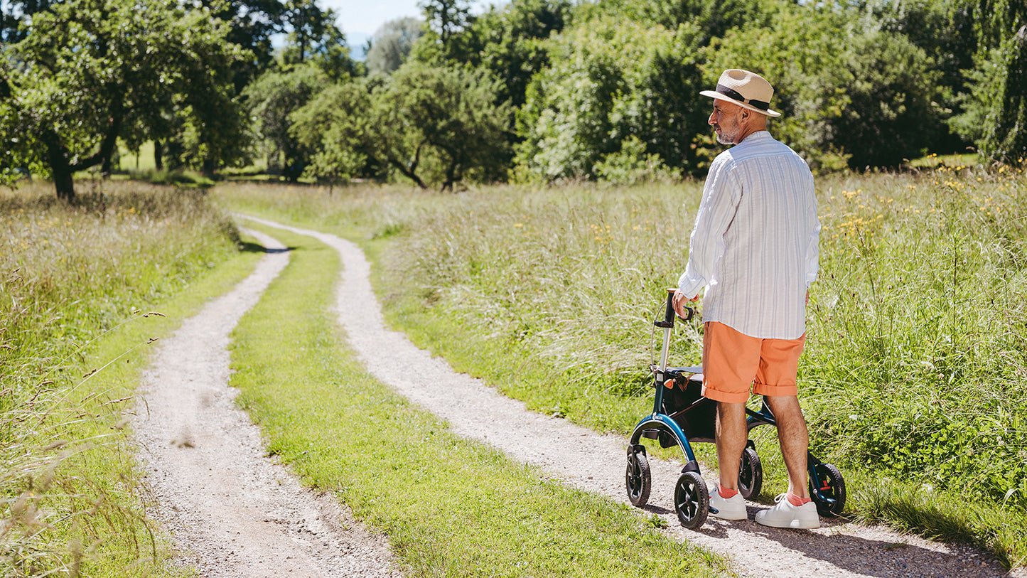 Saljol Carbon Fibre rollator with Drag Brakes